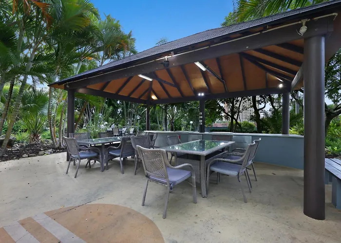 Ocean View 2-Bed With Pool, Tennis Court & Bbq