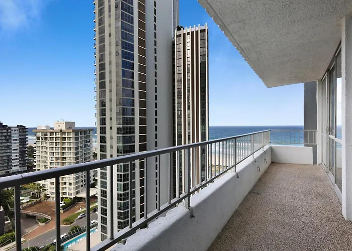 Ocean View 2-Bed With Pool, Tennis Court & Bbq